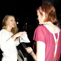 Kimberley Walsh mobbed by screaming fans as she leaves the Theatre Royal | Picture 102202